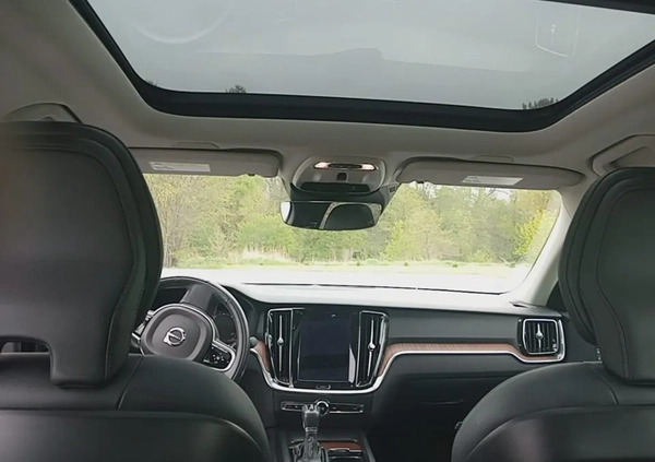 Volvo S60 cena 136000 przebieg: 34000, rok produkcji 2021 z Margonin małe 631